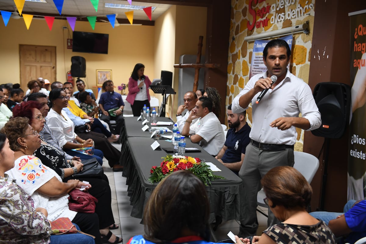 Candidatos acorralan a representante de Pueblo Nuevo