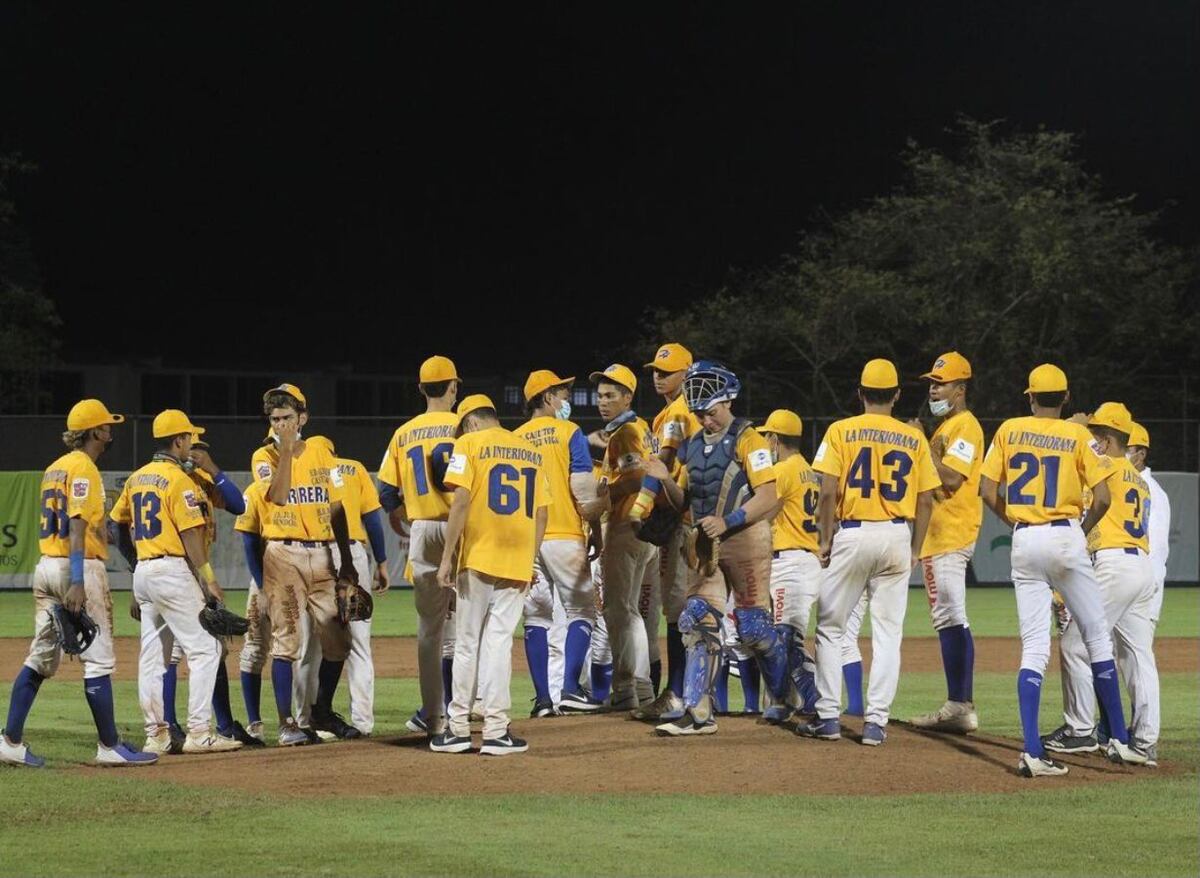 En patio ajeno. Herrera blanquea a Los Santos en el inicio de la semifinal del Béisbol Juvenil 2021. Video