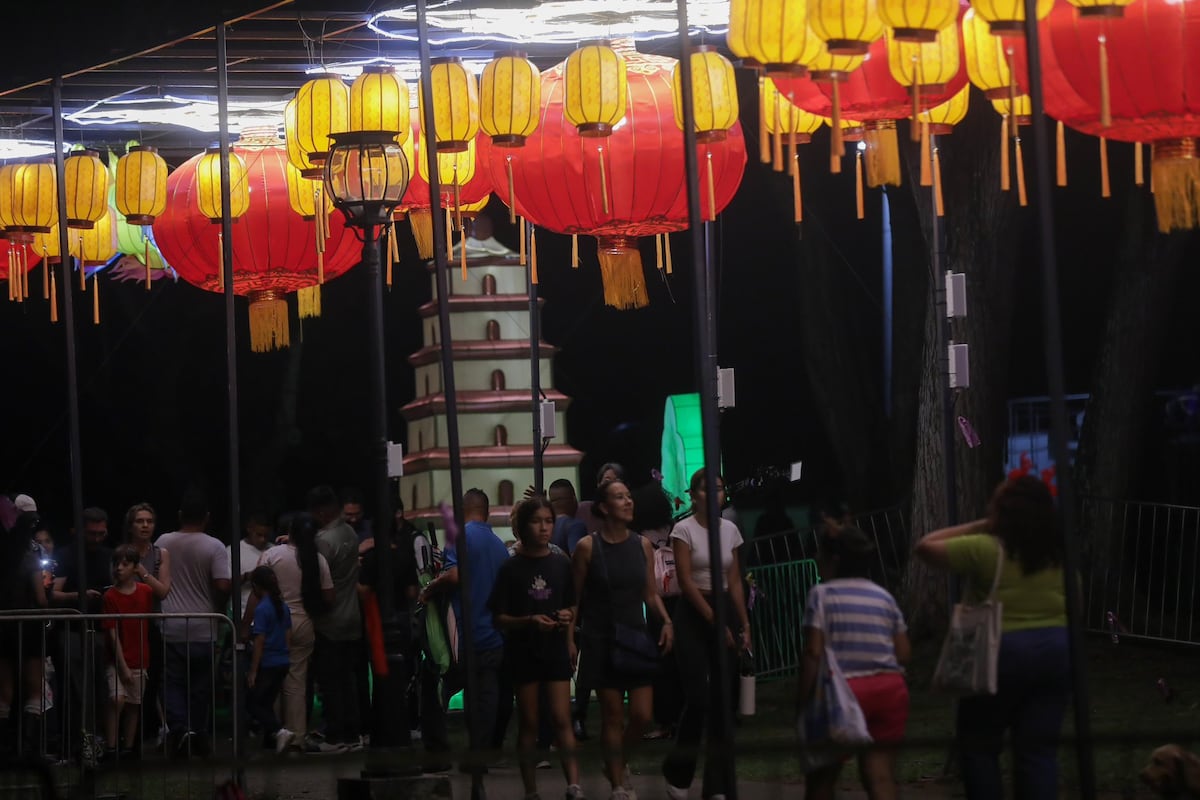 Ven y descubre el brillante Festival de Linternas Chinas en el Parque Omar