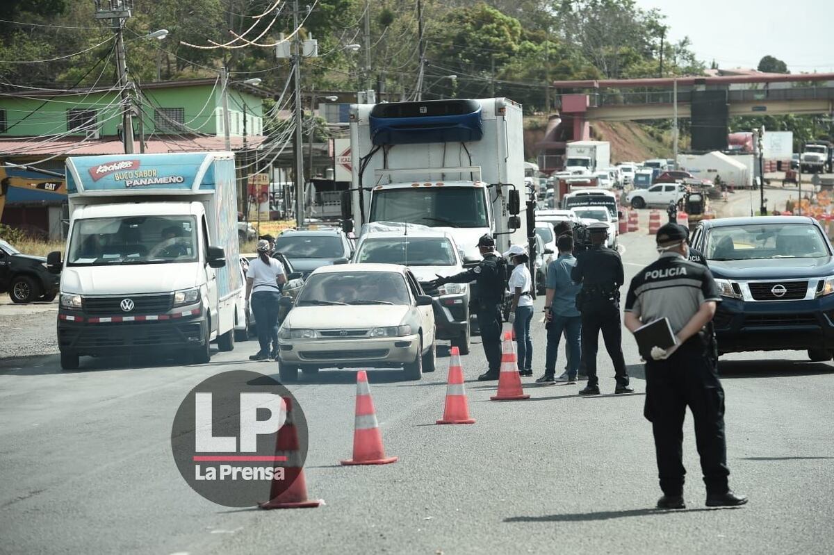 Policía incumple decreto del toque de queda en La Chorrera