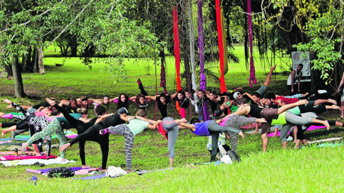 Cómo el yoga y la meditación pueden ayudar a relajarte en medio de la cuarentena