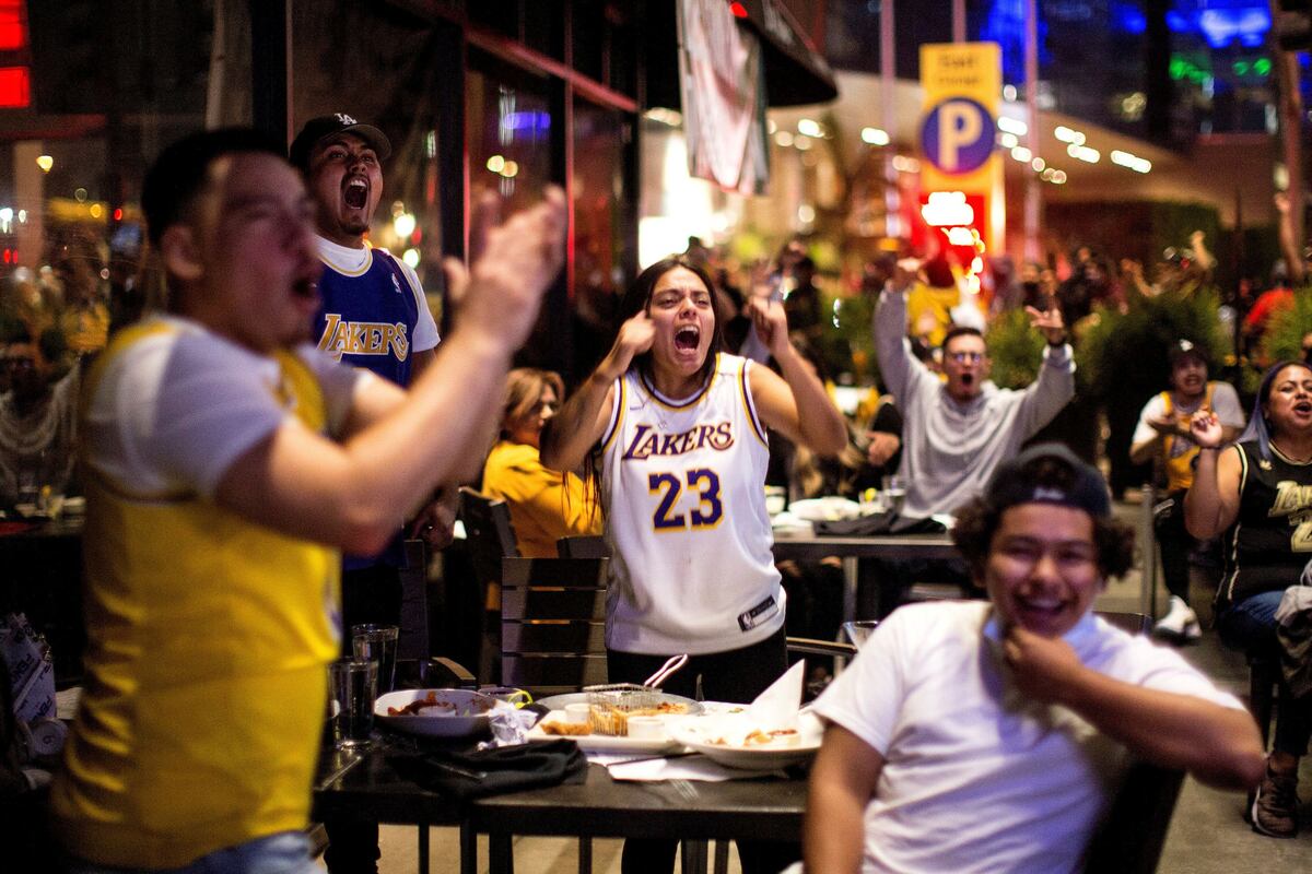 LeBron James y los Lakers son campeones de la NBA