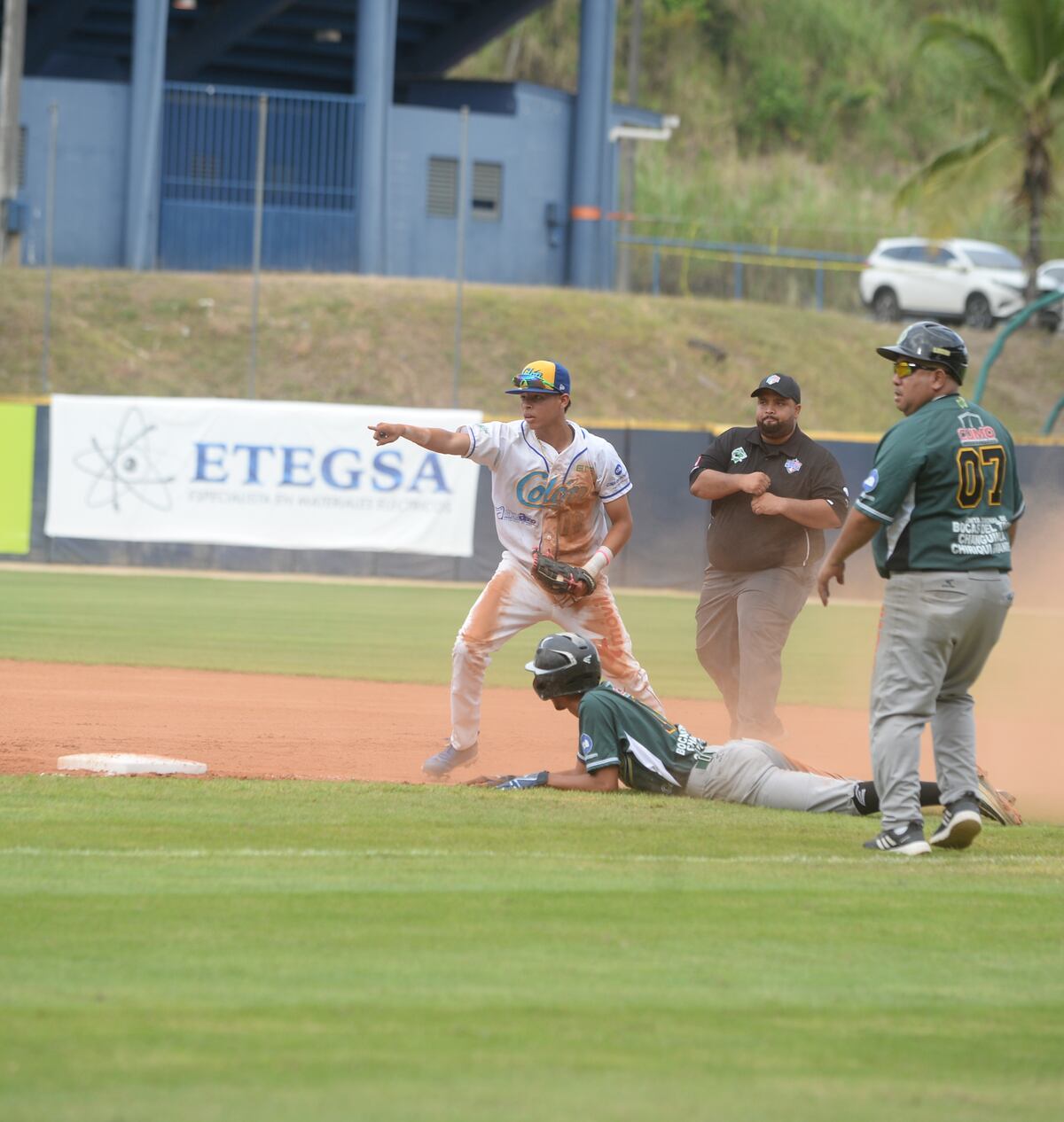 Los ‘Beep Beep’ ganan y siguen la pelea en el béisbol juvenil