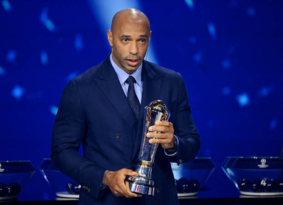 Thierry Henry recibe un prestigioso premio UEFA