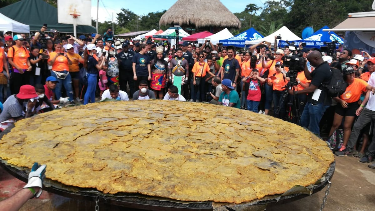 Wooopa. Panamá logra el Récord Guiness del patacón más grande del mundo. Video