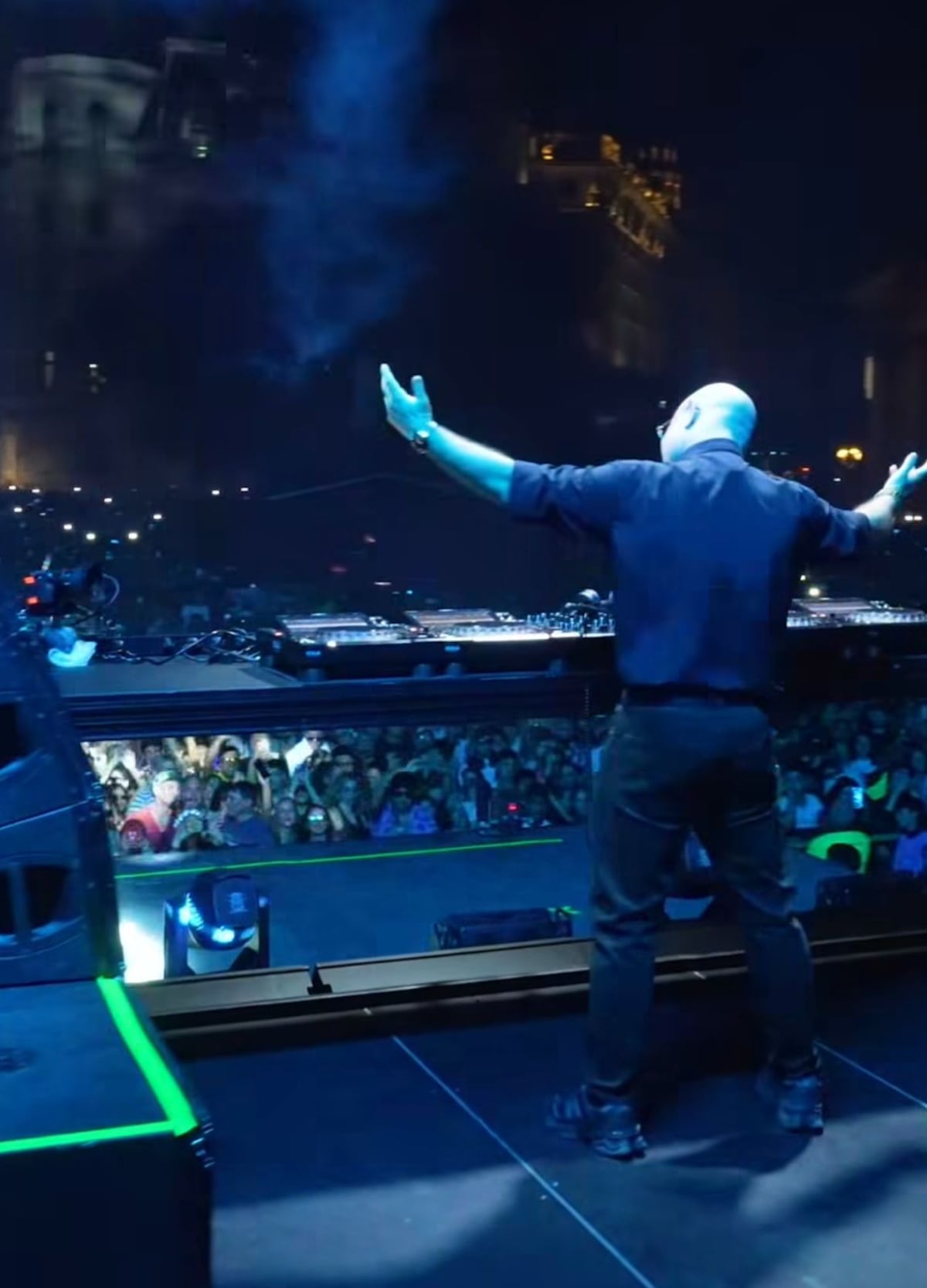 Tremendo party: sacerdote DJ  homenajea al papa Francisco  y viraliza versión católica de Bad Bunny + VIDEO