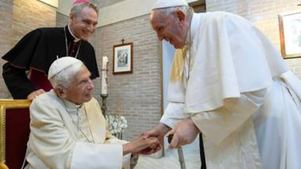 Podrían ser los últimos momentos del papa emérito Benedicto XVI