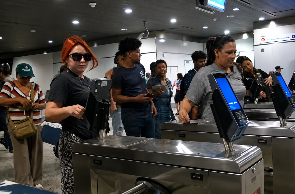 ¡Tremendo bololó! Usuarios reportan fallas con el nuevo sistema del Metro y Metrobús: ‘No se ve el saldo’