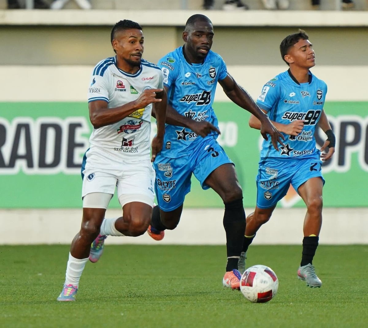 Veraguas y Tauro chocan con mucho en juego en el Apertura
