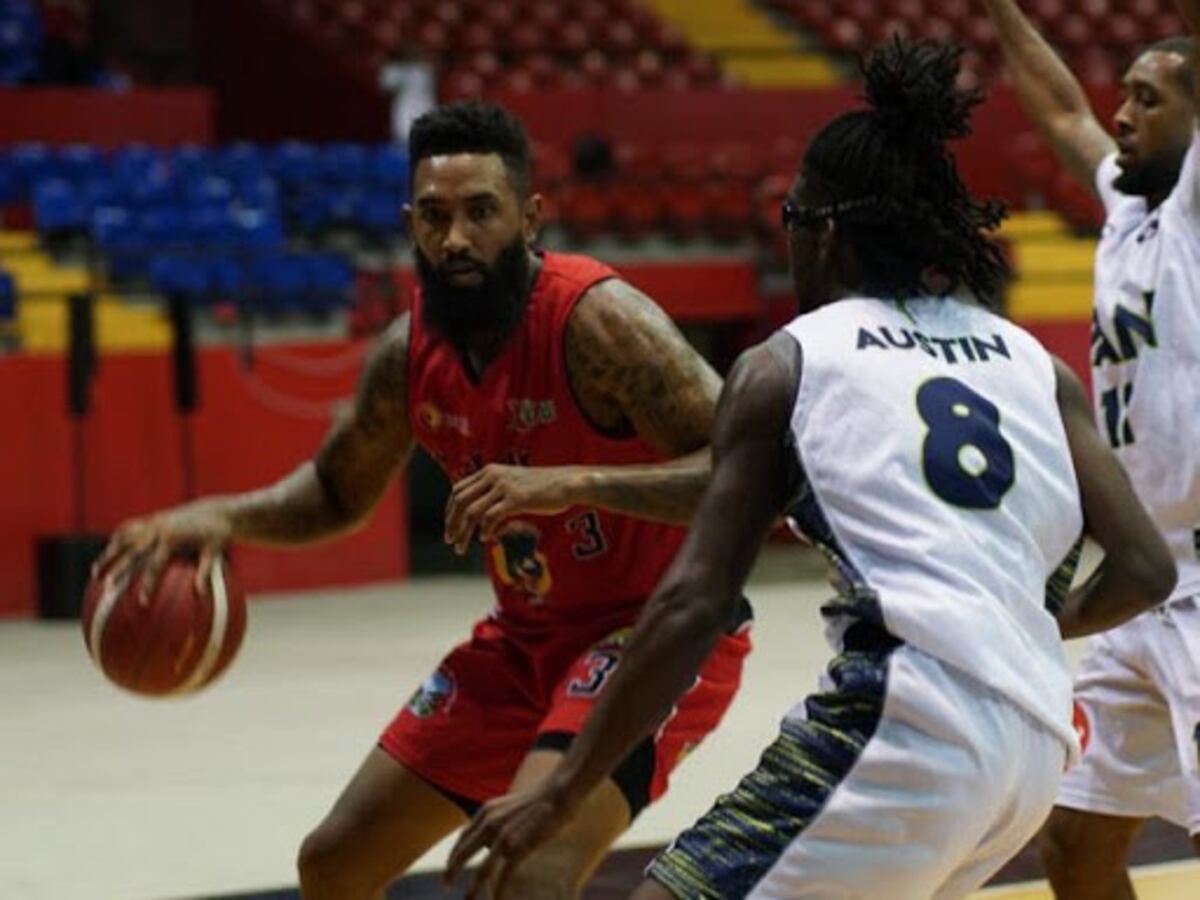 El panameño Trevor Gaskins destaca con el Quisma en el baloncesto de Argentina