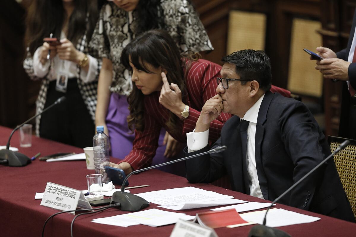 Castillo disuelve el Parlamento, mientras que congresistas lo acusan de golpista