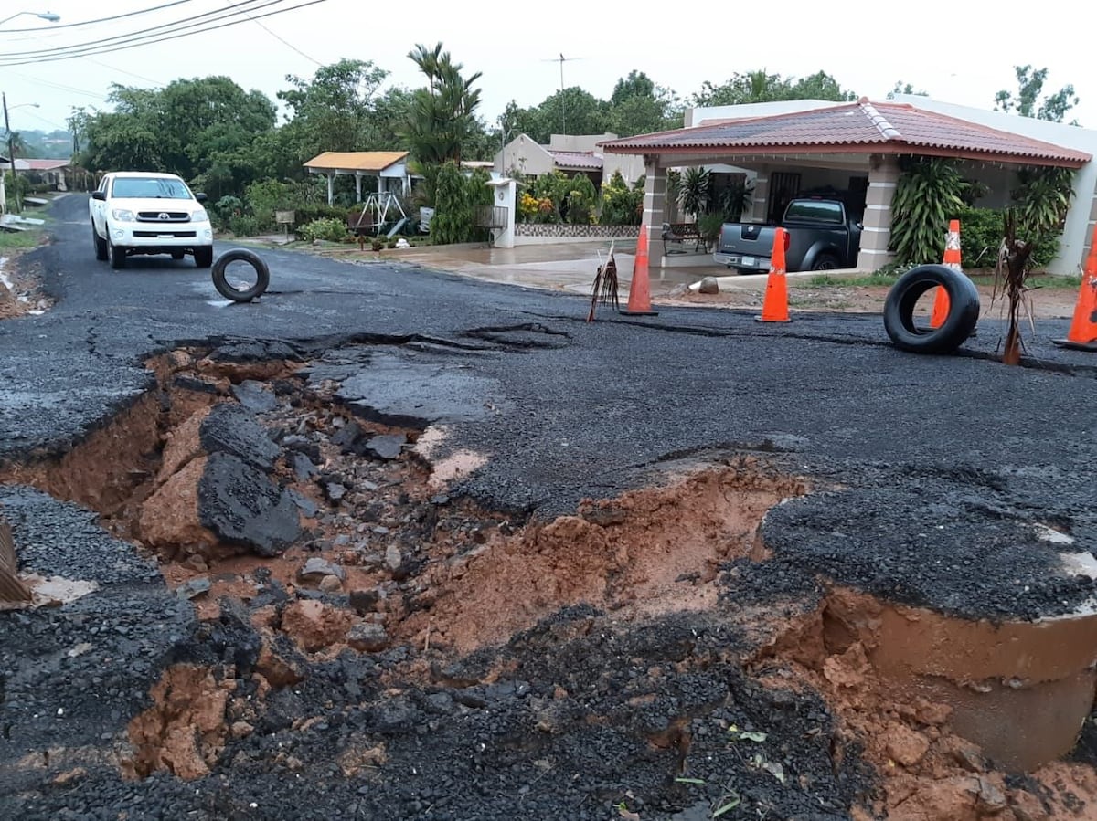 Incomunicados por hundimiento de calle en Veraguas