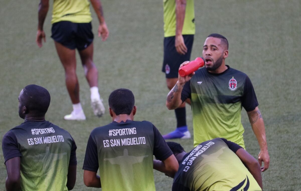 Sporting no repetirá once frente a Tauro el fin de semana