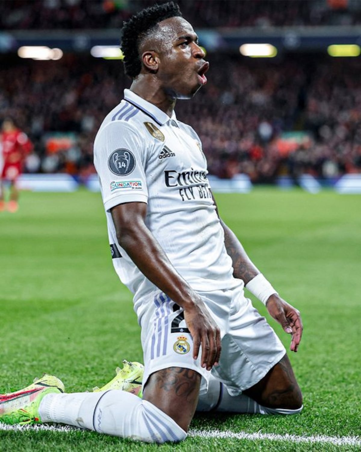 Vinicius Jr. anota un doblete y el Real Madrid hace fiesta en Liverpool 