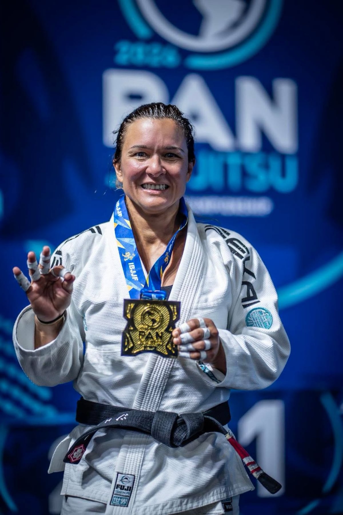 Jennisín Rosanía recibe homenaje al ser la número 1 del mundo en la IBJJF
