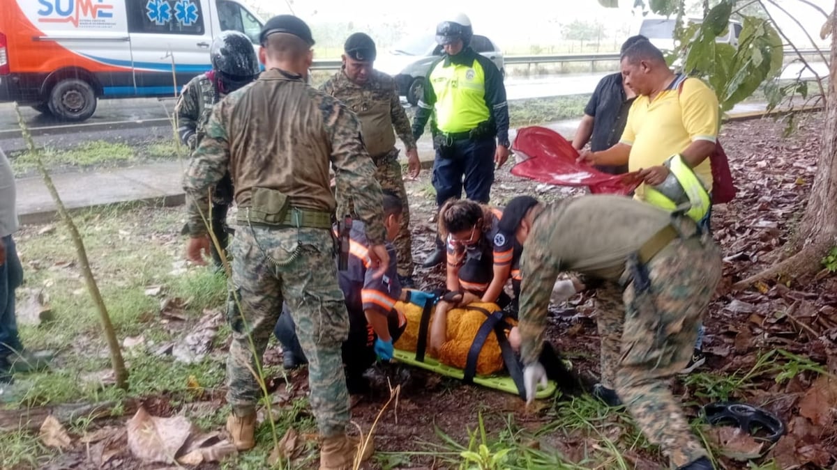 Mujer sufre descarga eléctrica cuando tomaba una fotografía