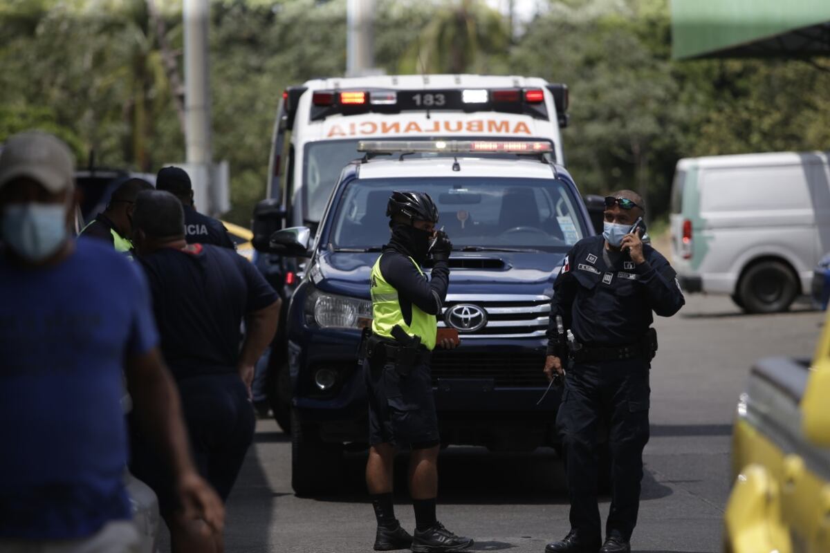 Ordenan detención a hombre presuntamente vinculado al asesinato del billetero afuera de un supermercado