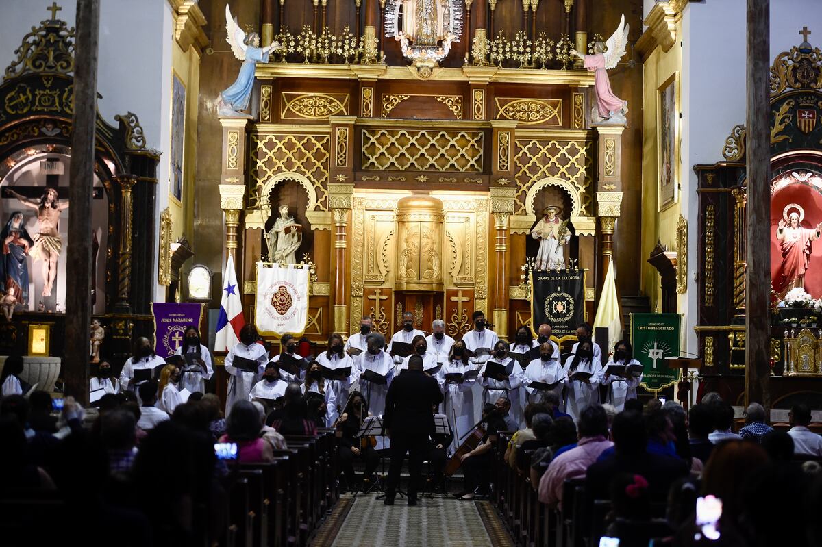 Iglesias del Casco Antiguo de la ciudad viven la Semana Santa