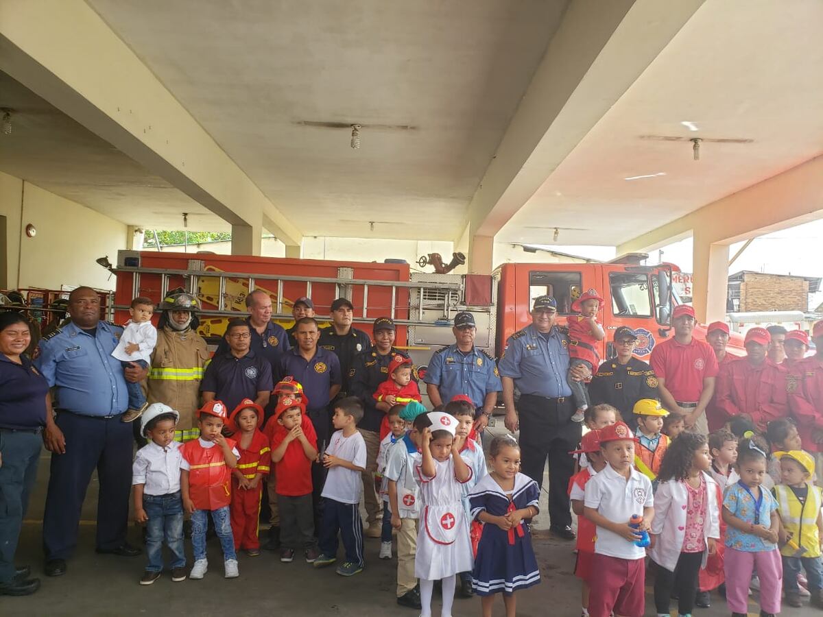 Celebran 66 años de disciplina, honor y abnegación 