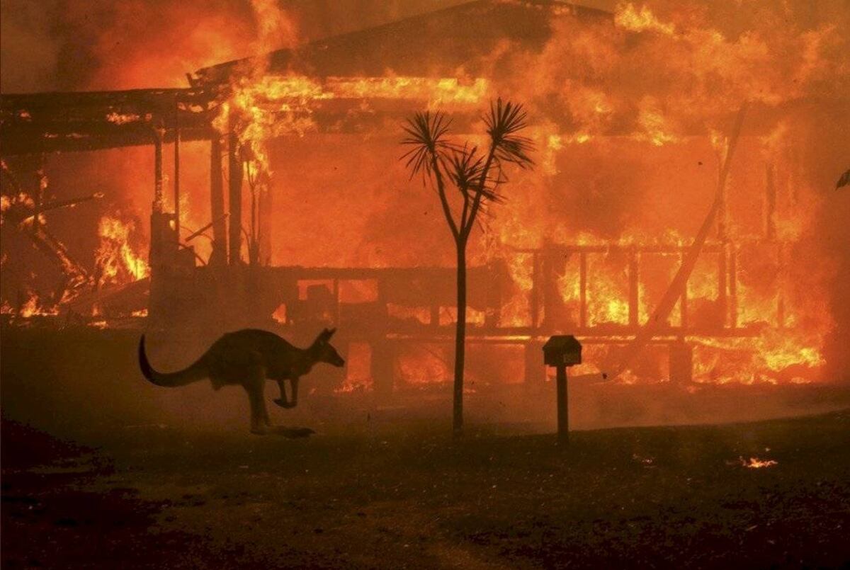 Australia insta a un cuarto de millón de personas a evacuar sus hogares