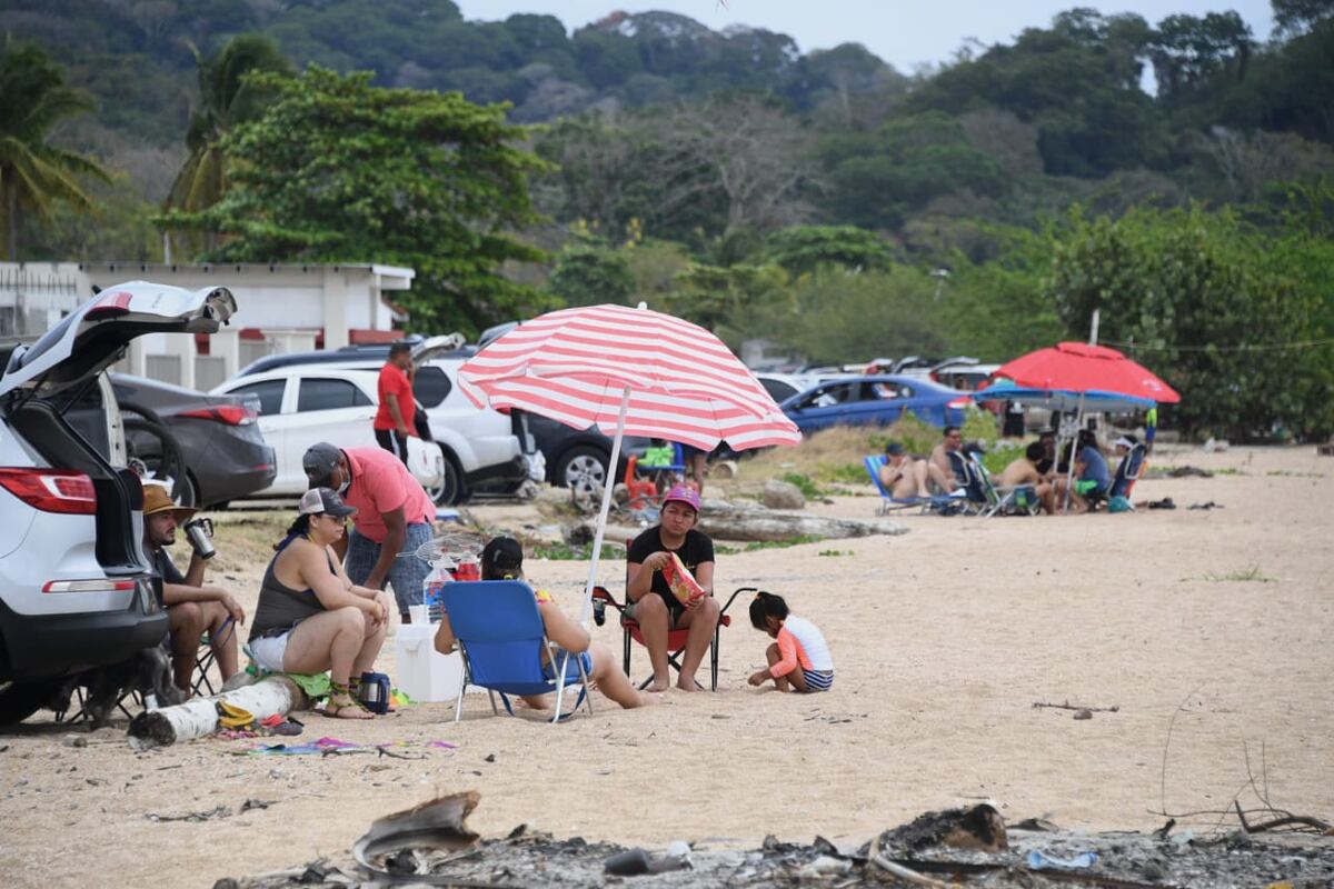 Panameños se van a las playas, tras finalizar la cuarentena total este  fin de semana