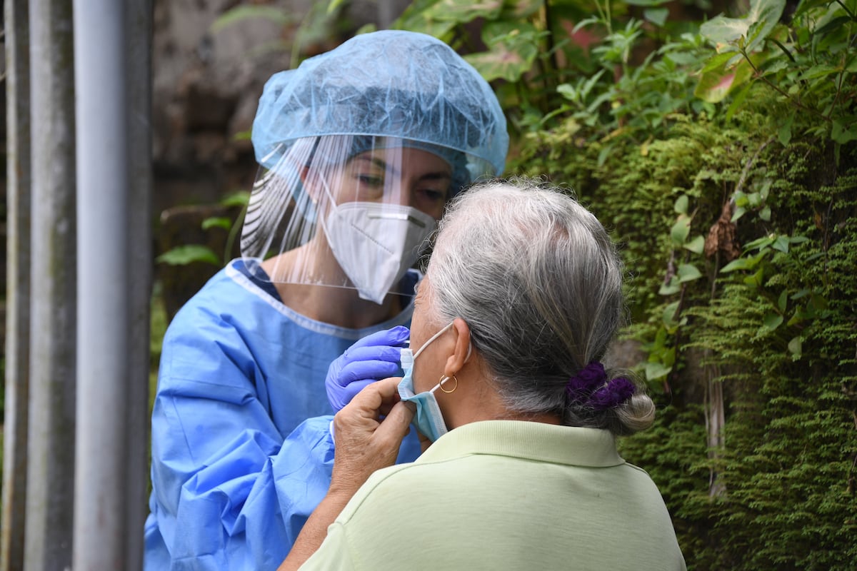 Se dispara la cantidad de muertos. 27 personas perdieron la vida por covid en las últimas horas. Se reportan mil 880 nuevos contagios