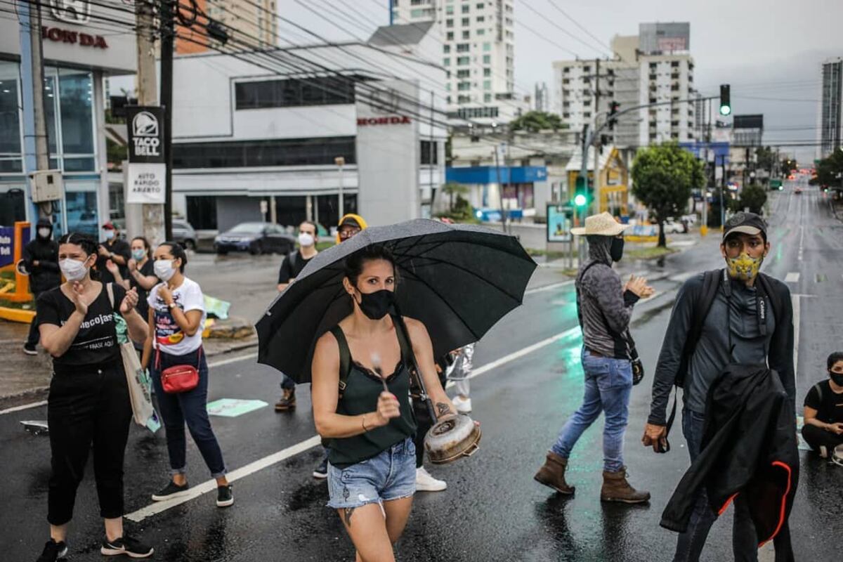 Miembros de Foco Panamá son arrestados y llevado ante un juez de Paz. Video