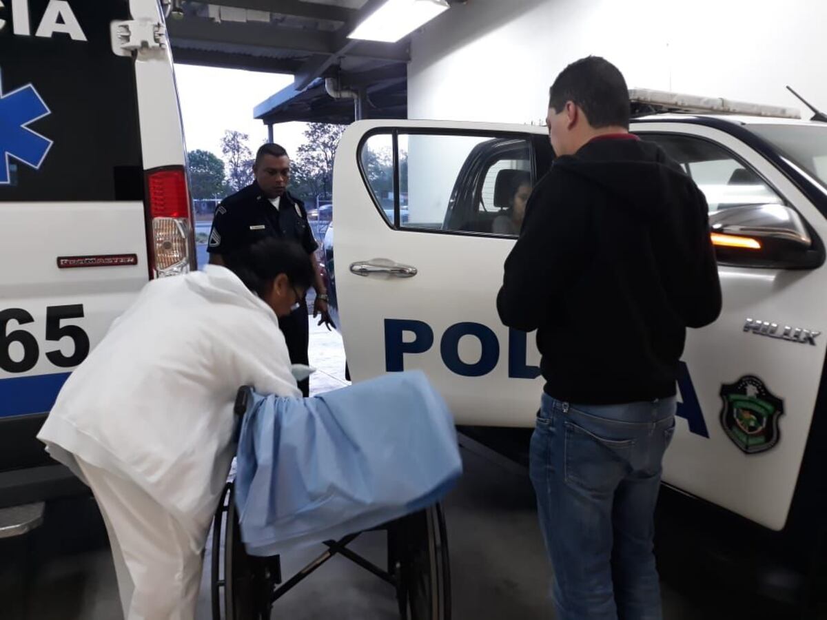 Da a luz en un carro policial en Coclé