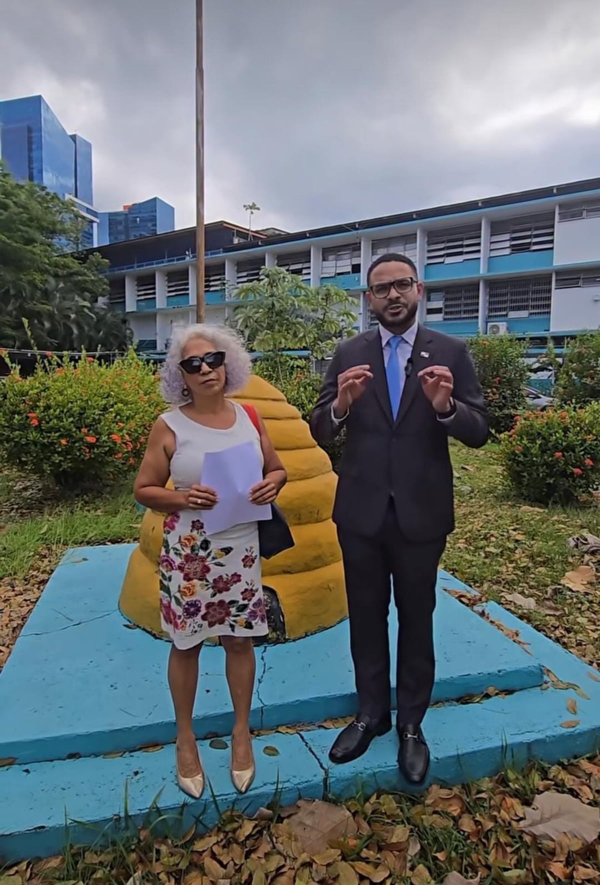 ‘Me dieron mi patadita’: Profe la Wachi revela cómo presuntamente la separaron de su cargo como educadora por sus videos virales+ VIDEO