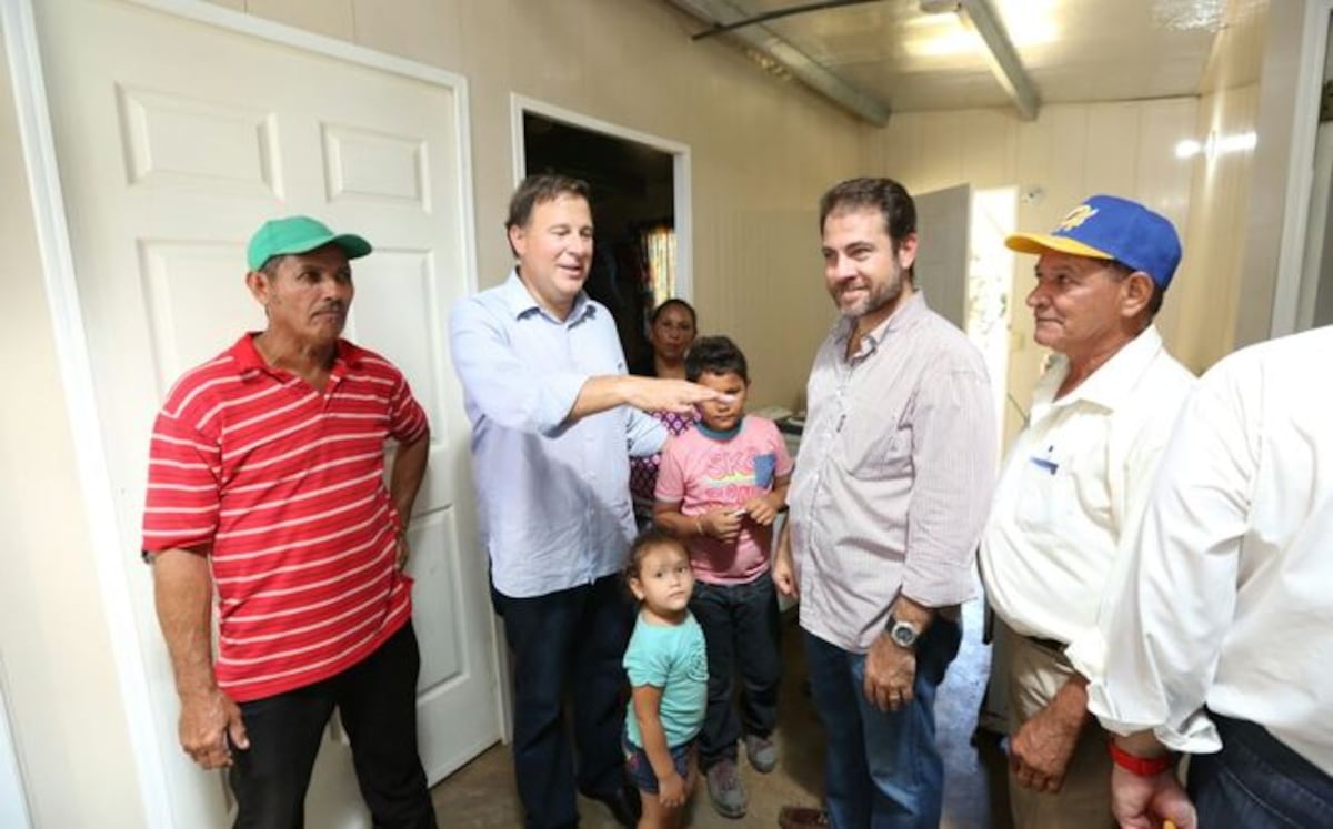 Varela entrega 404 casas e inicia la construcción de mil más en Herrera