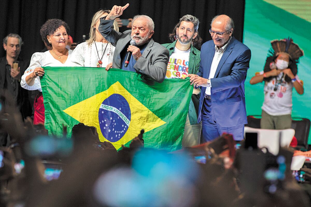 Candidatos que llegaron de tercer y cuarto lugar anunciaron su respaldo al izquierdista Lula da Silva en Brasil