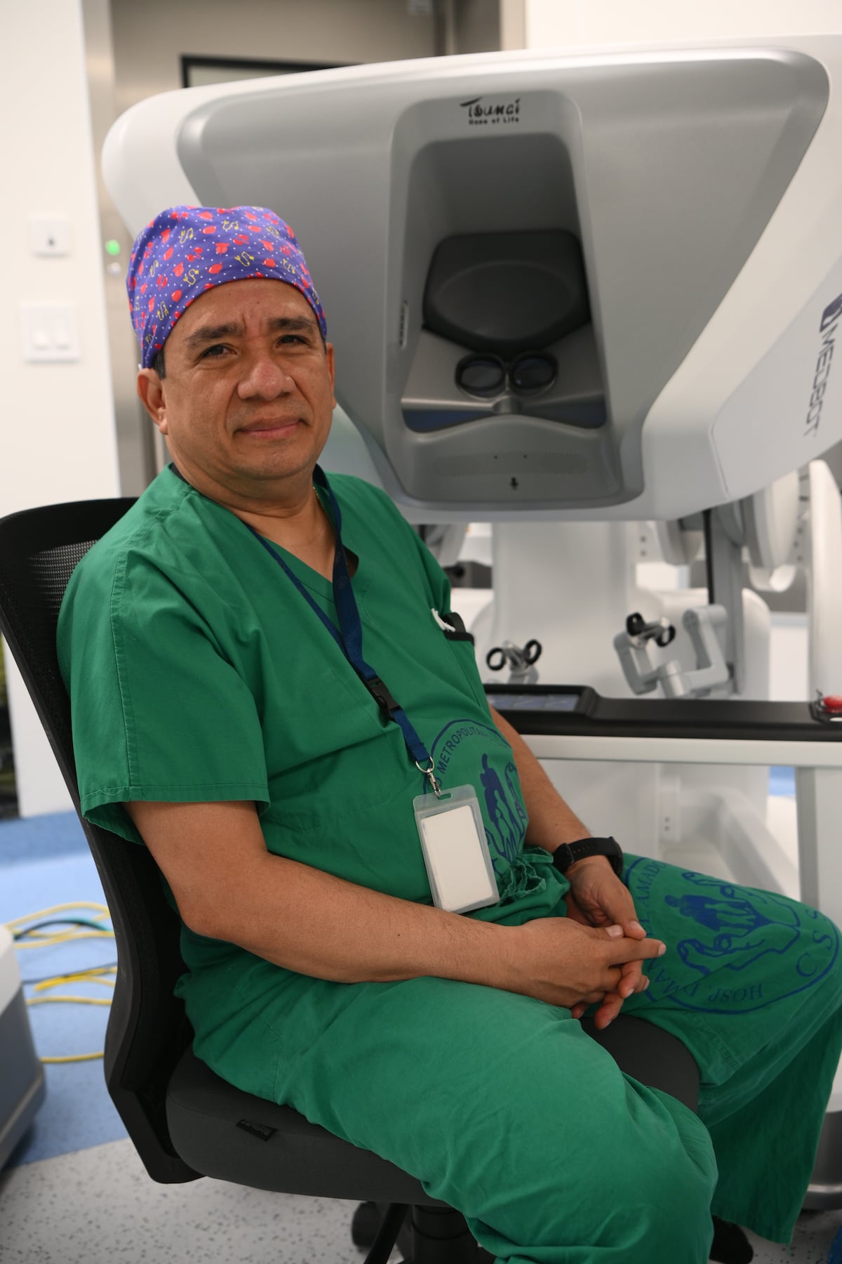 ‘Mi primer día se me murió un paciente… y luego otro’: las lecciones que marcaron al doctor Marcos Young