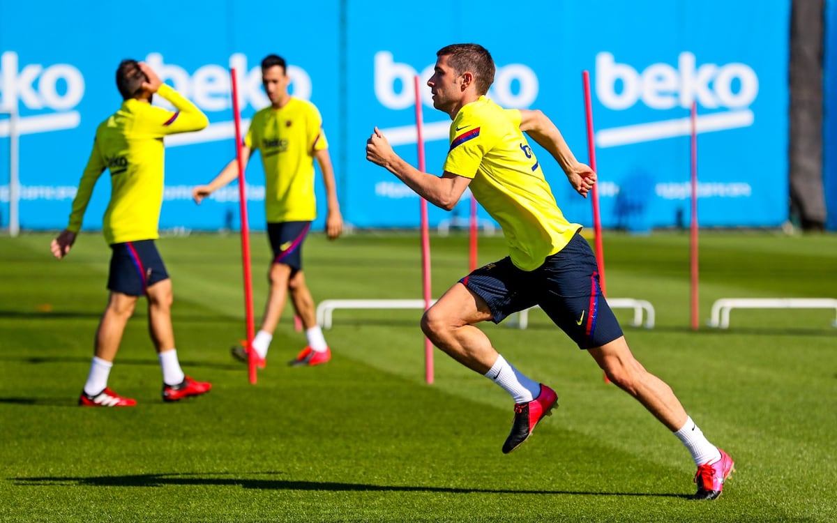 División total en el entrenamiento del Barcelona de este lunes