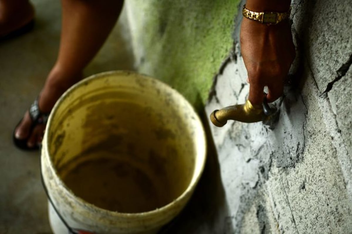 Residentes de Las Garzas protestan por días sin agua potable