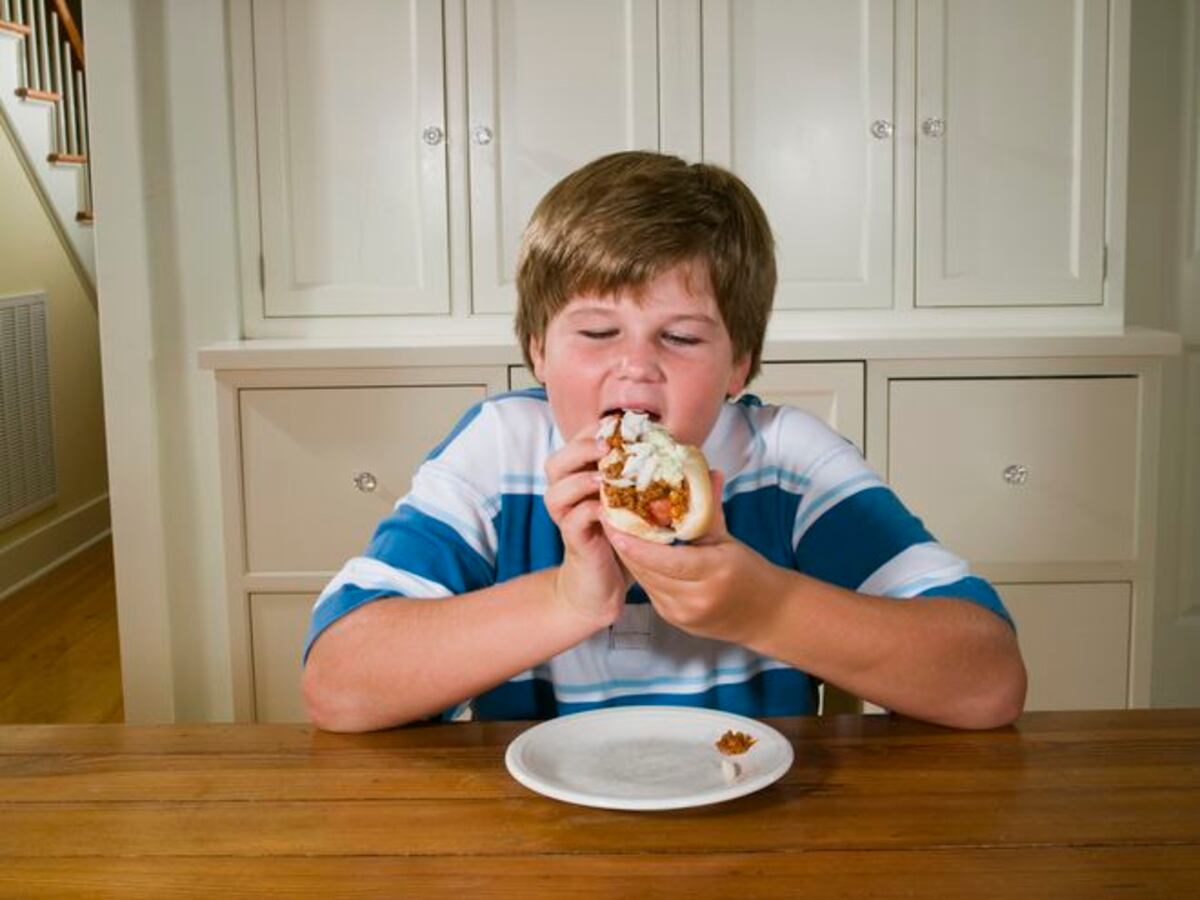 Los estadounidenses se hacen más obesos y pequeños con el pasar de los años