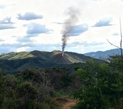 ¡Fenómeno! Geociencias investigará el cerro que botó fuego tras el terremoto