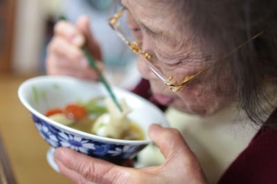 Japón rompe récord de longevidad: ya tiene más de 107 mil personas con 100 años o más