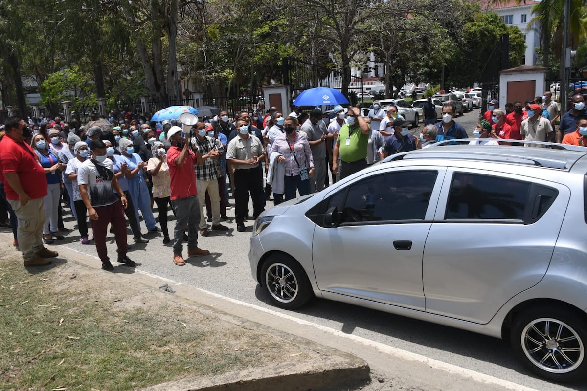 Personal del Hospital Santo Tomás salieron a protestar en contra del proyecto 550 que quita los patronatos | Video