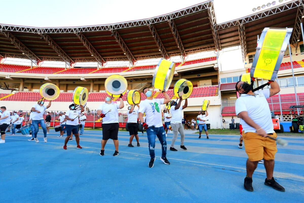 Las bandas se toman el estadio Rommel Fernández, de la Ciudad Deportiva Irving Saladino