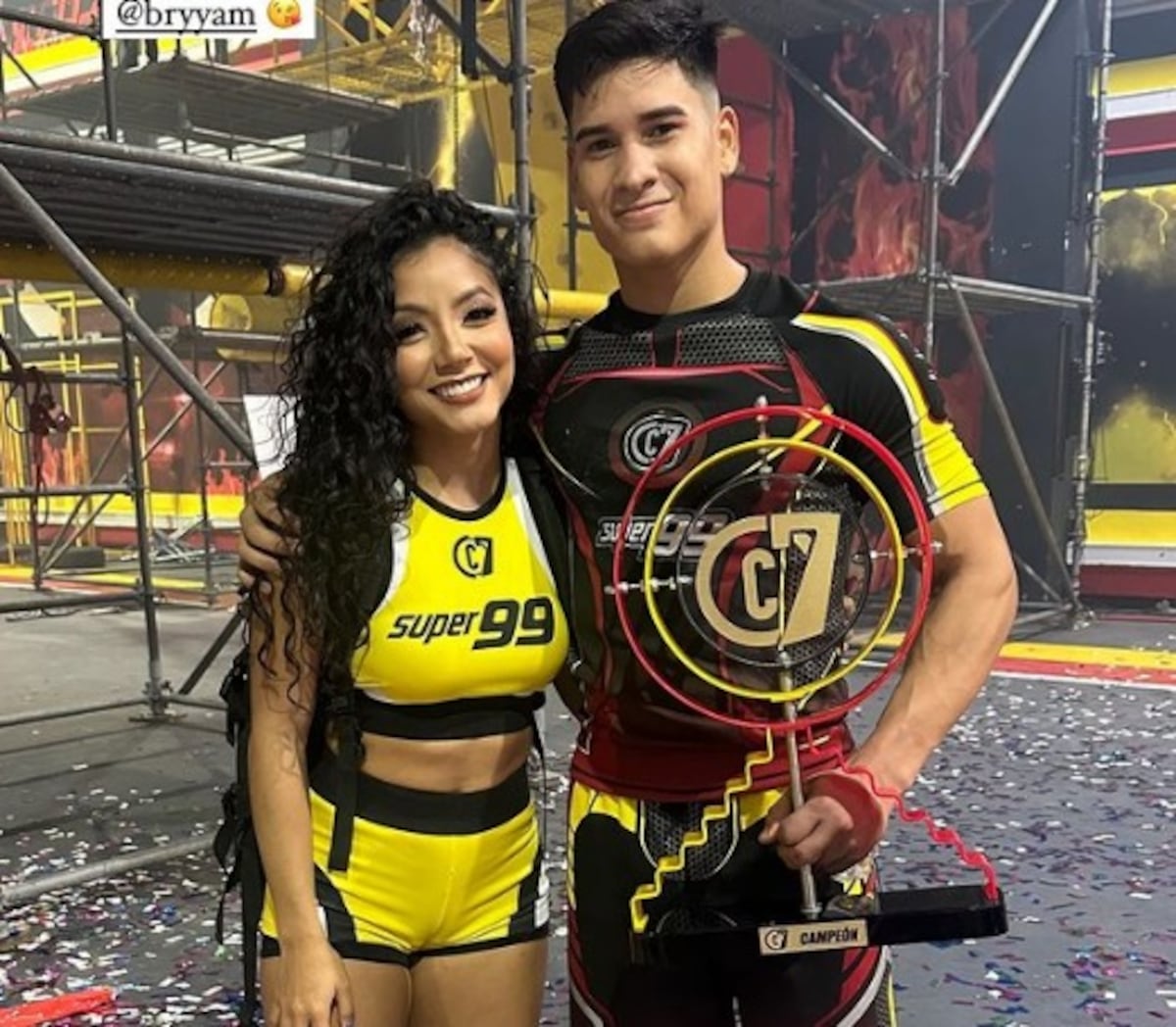 Edikelis Isabel sorprende con un beso a Bryan Guerrero en la Final de Calle 7