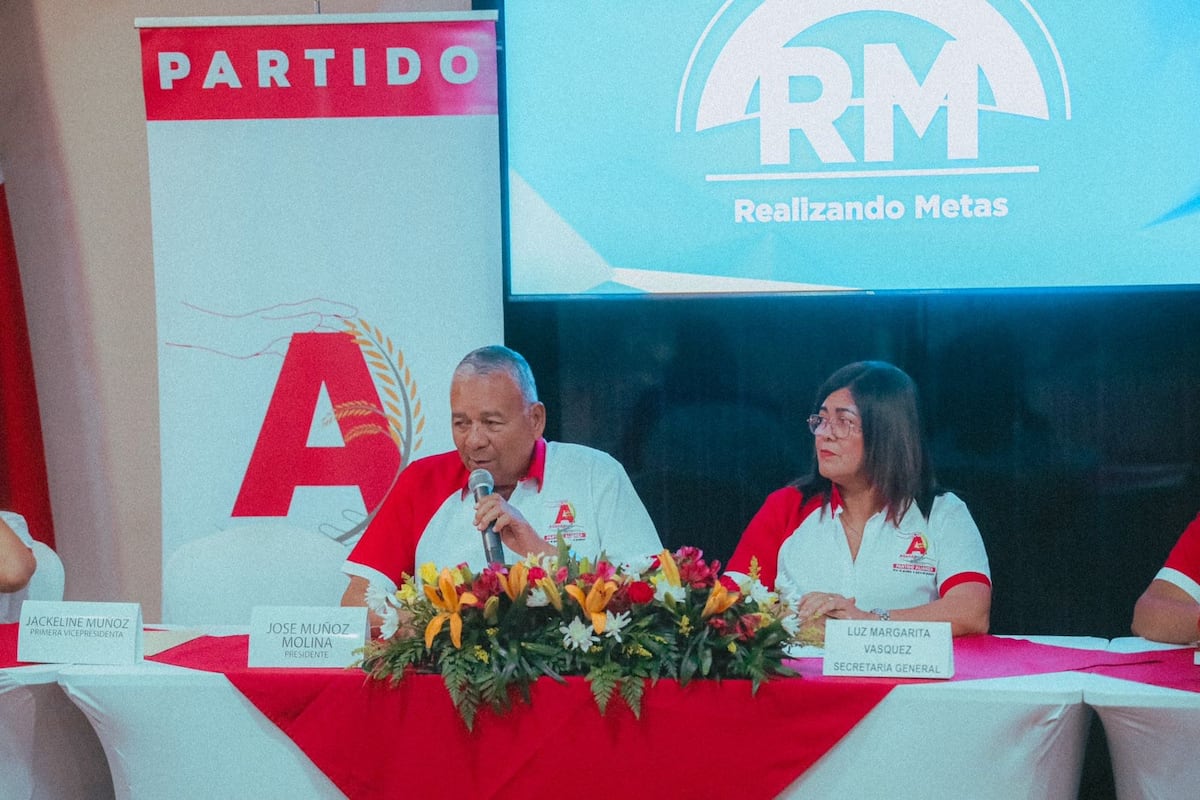 Marta Linares será la compañera de fórmula presidencial de Ricardo Martinelli