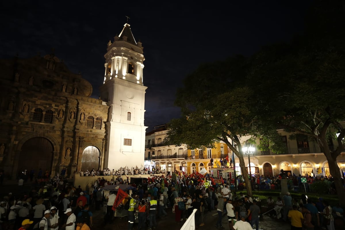 Marcha por la CSS: Gremios presentan pliego de peticiones al gobierno