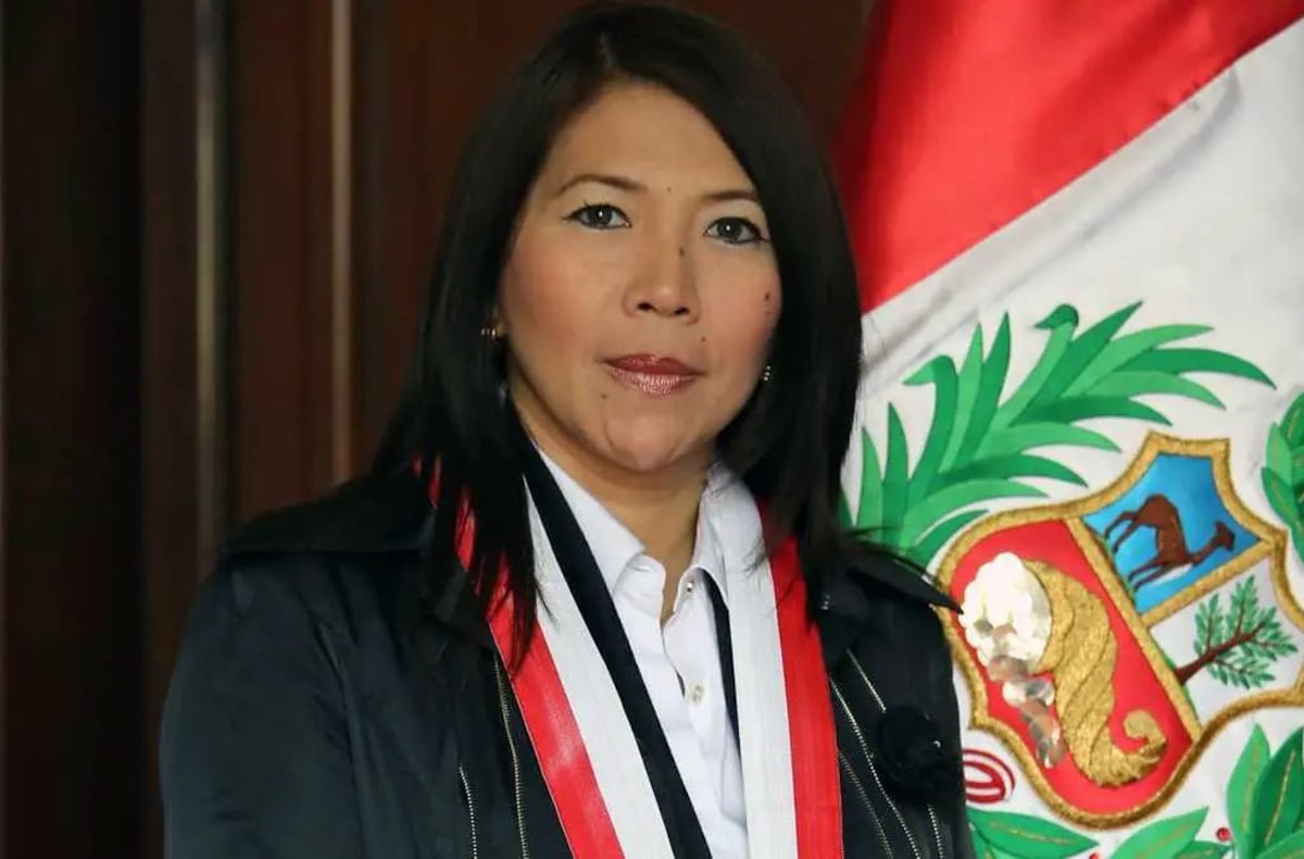 Diputada pedía a su empleado que le diera la mitad de su salario en Perú. Será expulsada del fujimorismo