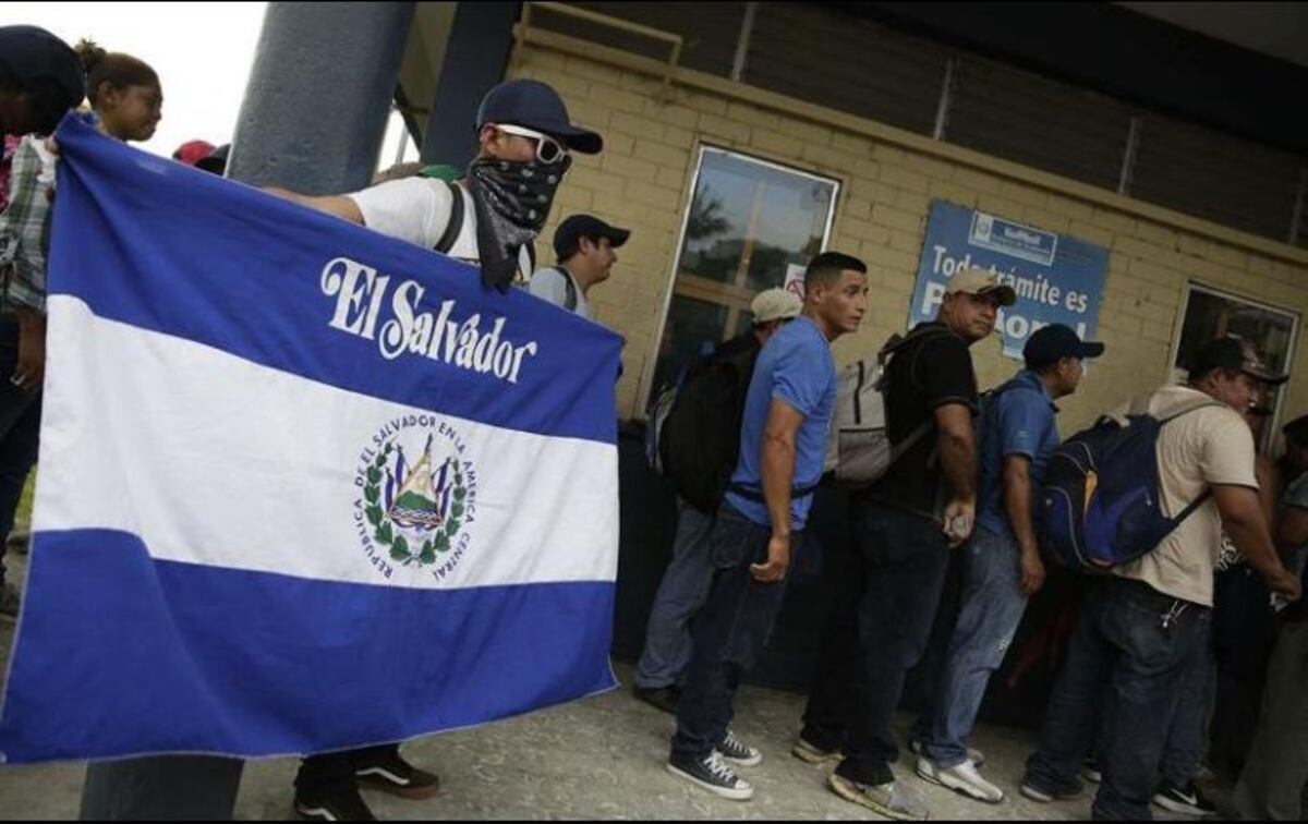 Doloroso: Padre e hija migrantes murieron abrazados al intentar cruzar un río en México