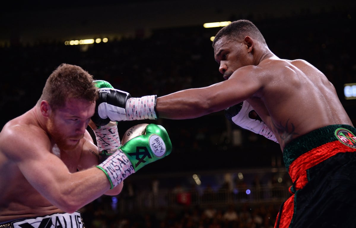 Pelea entre Canelo Álvarez y Daniel Jacobs se decide en las tarjetas de los jueces