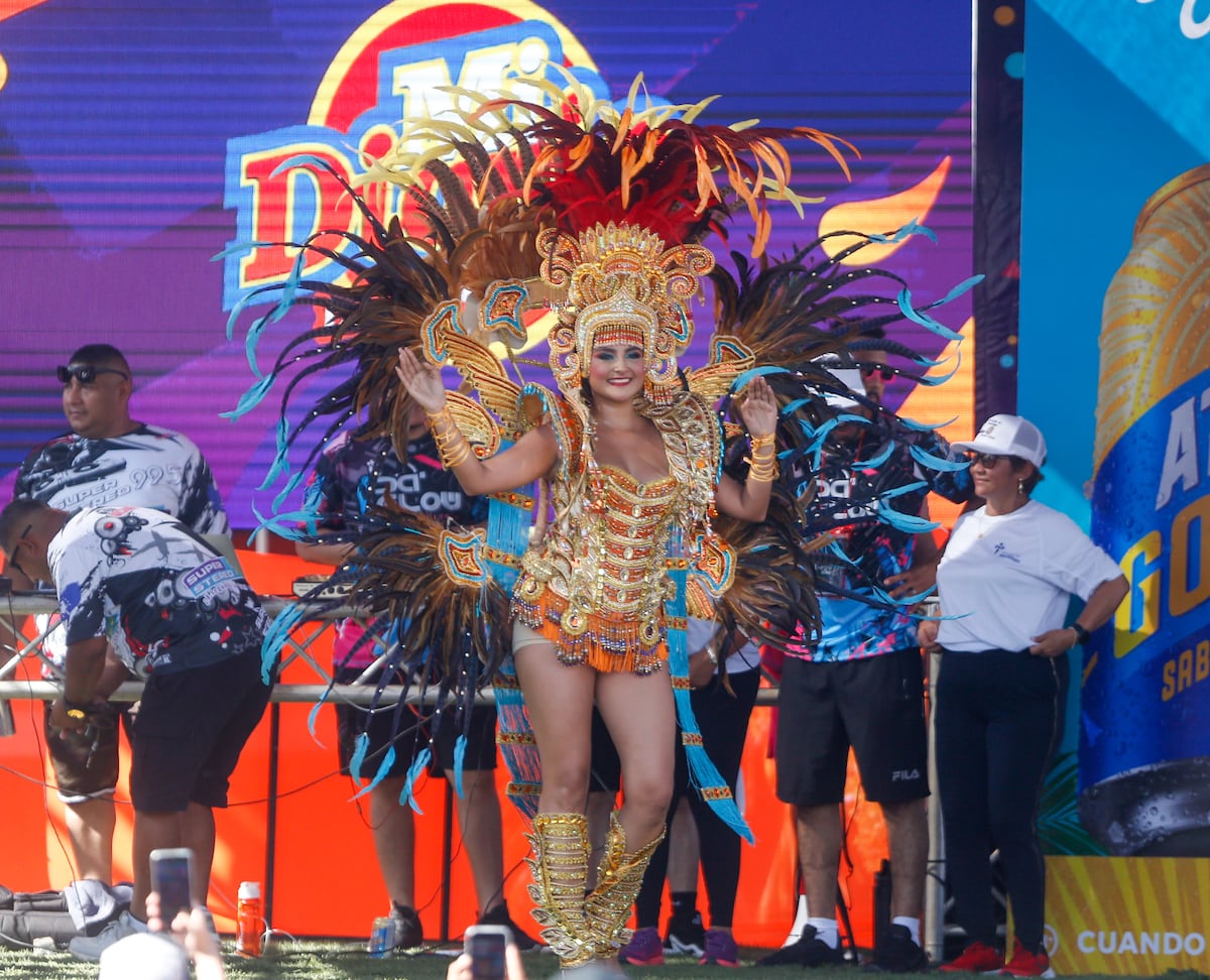 Música, agua y locura: Lunes de Carnaval en La Placita de Santiago de Veraguas