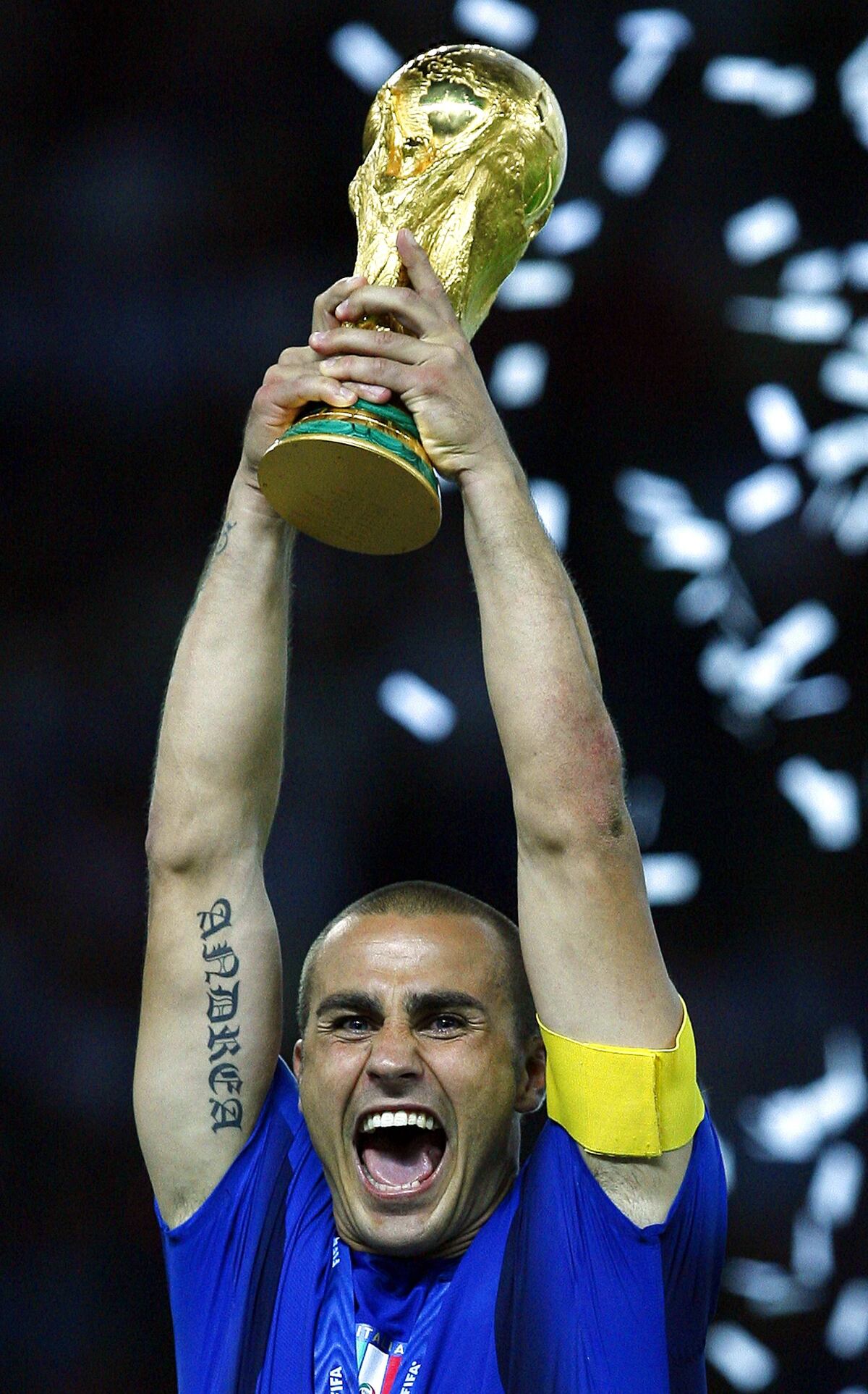 Cannavaro revela que rompieron la Copa del Mundo 