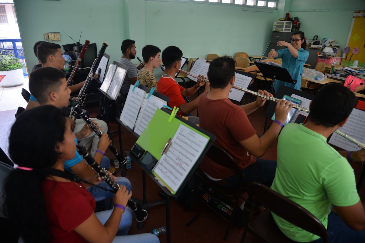 Hoy se celebra el Día Mundial de la Juventud. En Panamá la pobreza multidimensional los golpea