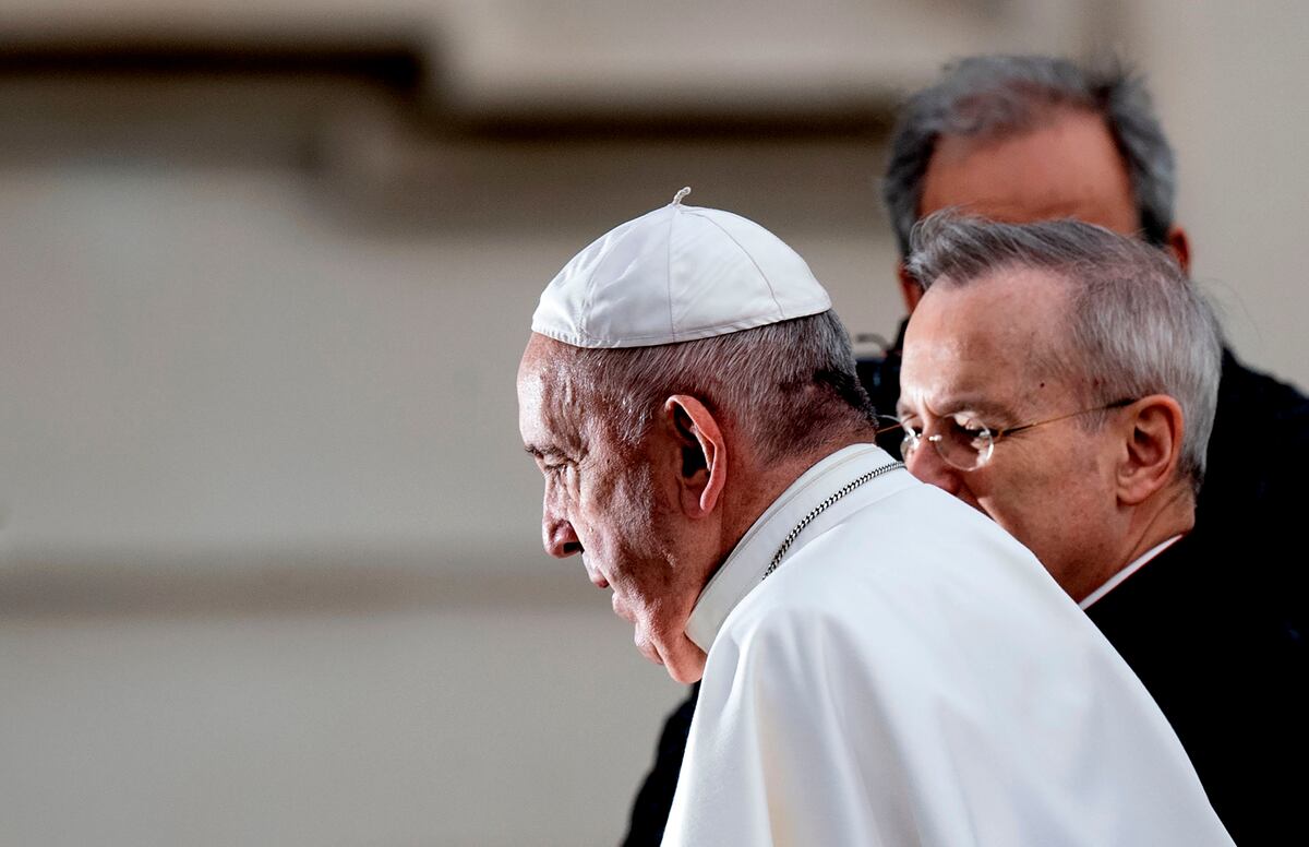 El Papa, enfermo desde hace días, da negativo por coronavirus