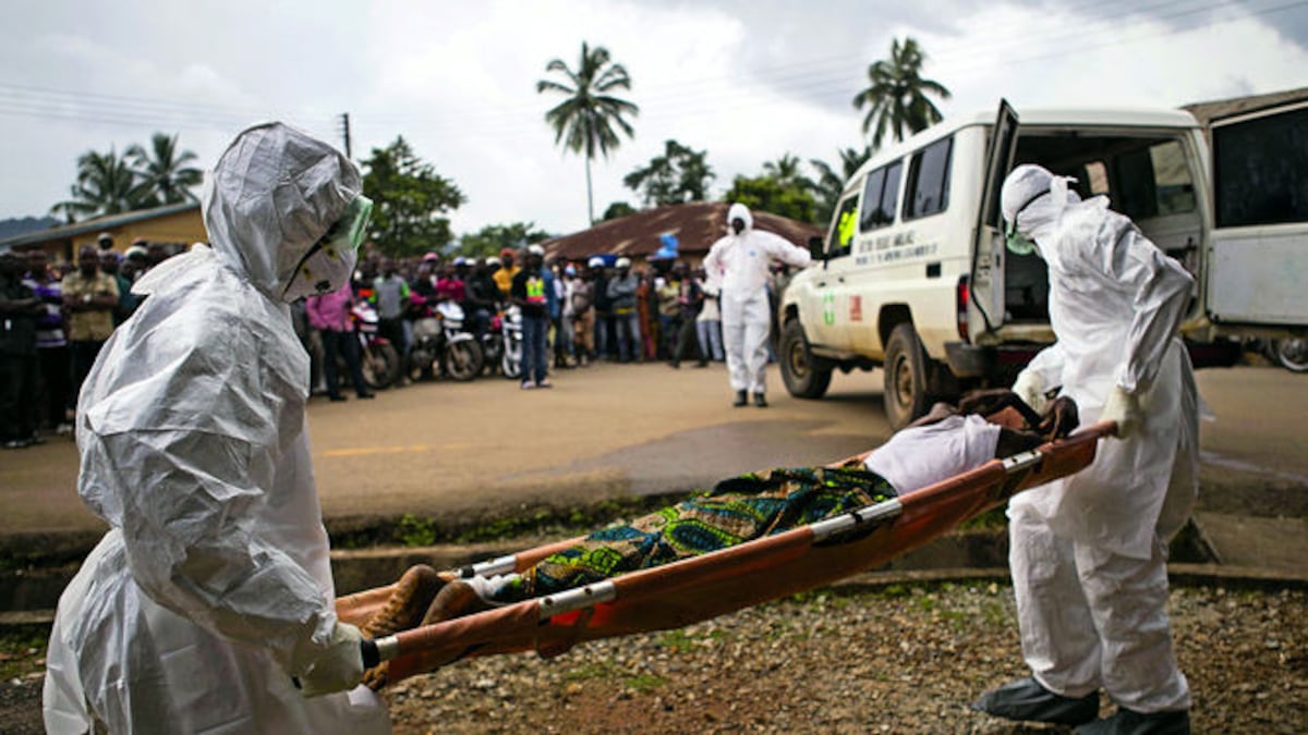 OMS declara emergencia internacional por brote de ébola en Congo y Uganda